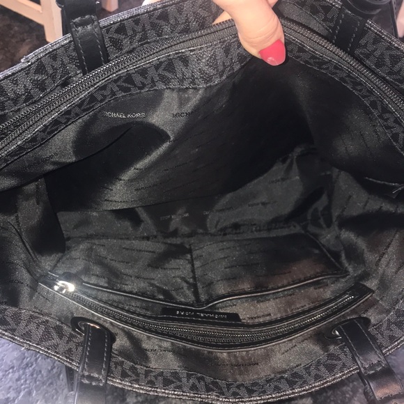 NWOT Michael Kors black tote - Picture 4 of 8